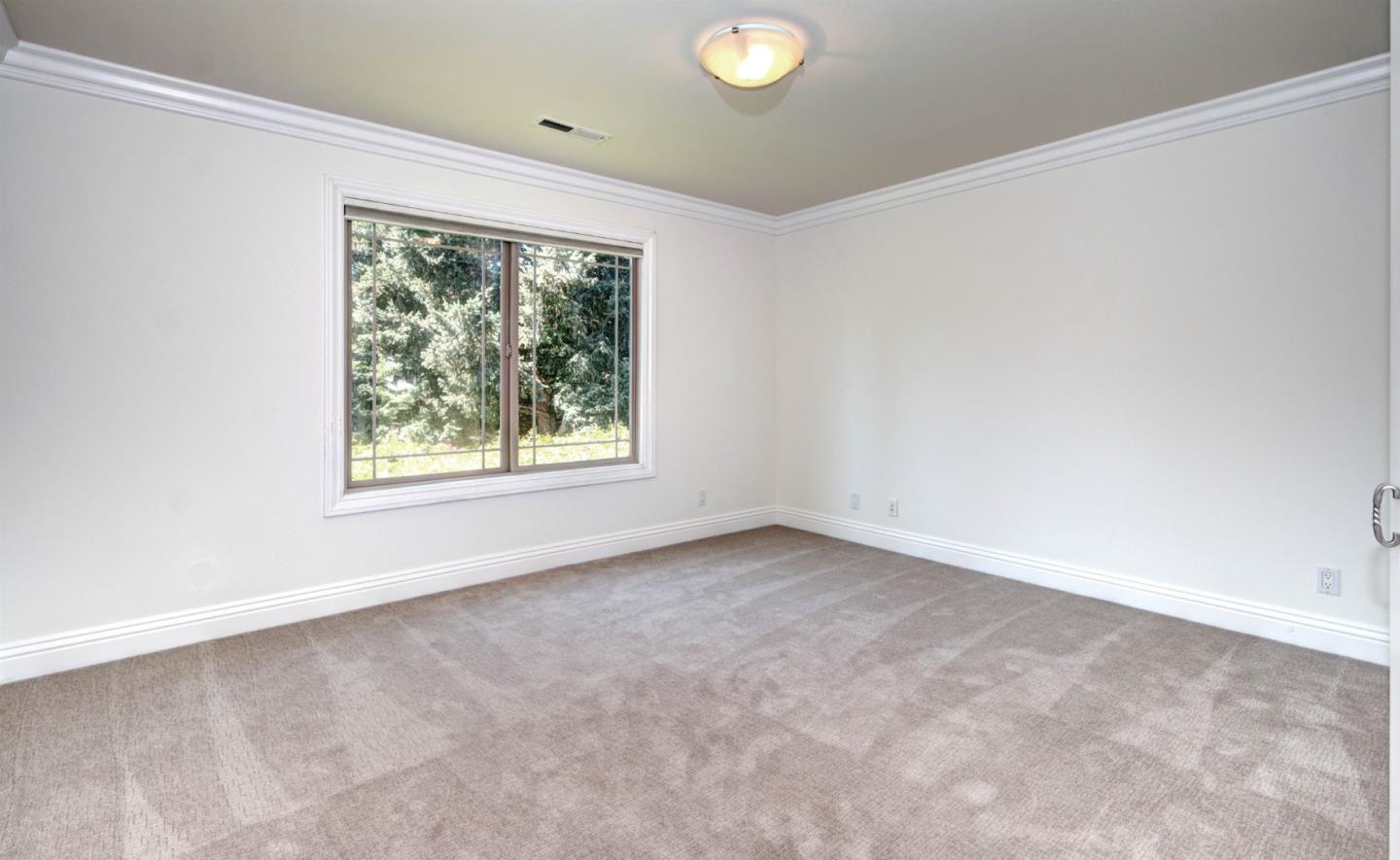 938 Clinton Road Los Altos, CA 94024 - Photo 25 of 29 Gallery Image 25