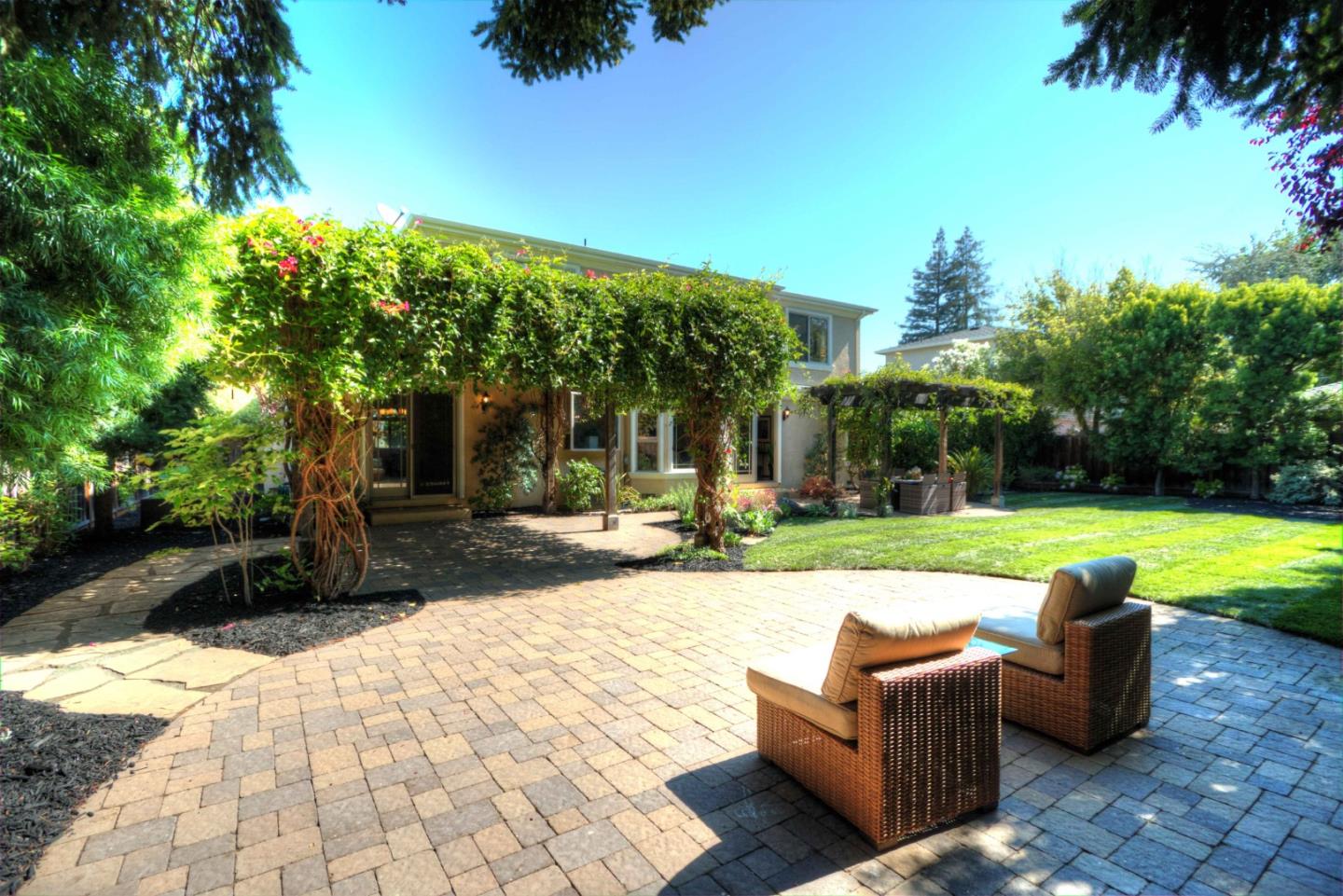 938 Clinton Road Los Altos, CA 94024 - Photo 27 of 29 Gallery Image 27
