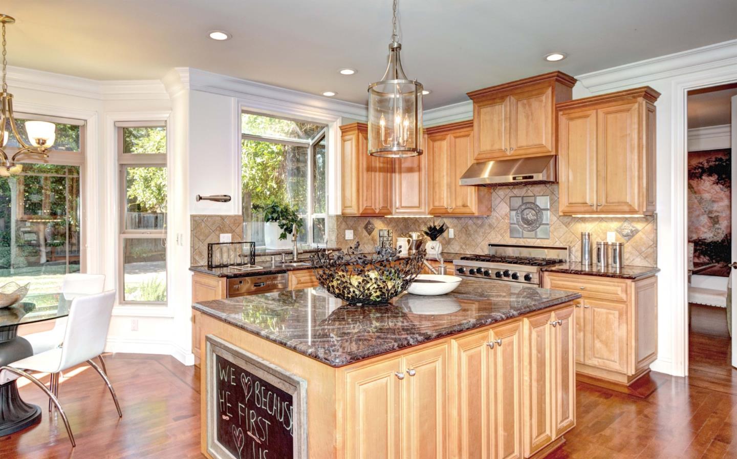 938 Clinton Road Los Altos, CA 94024 - Photo 9 of 29 Gallery Image 9