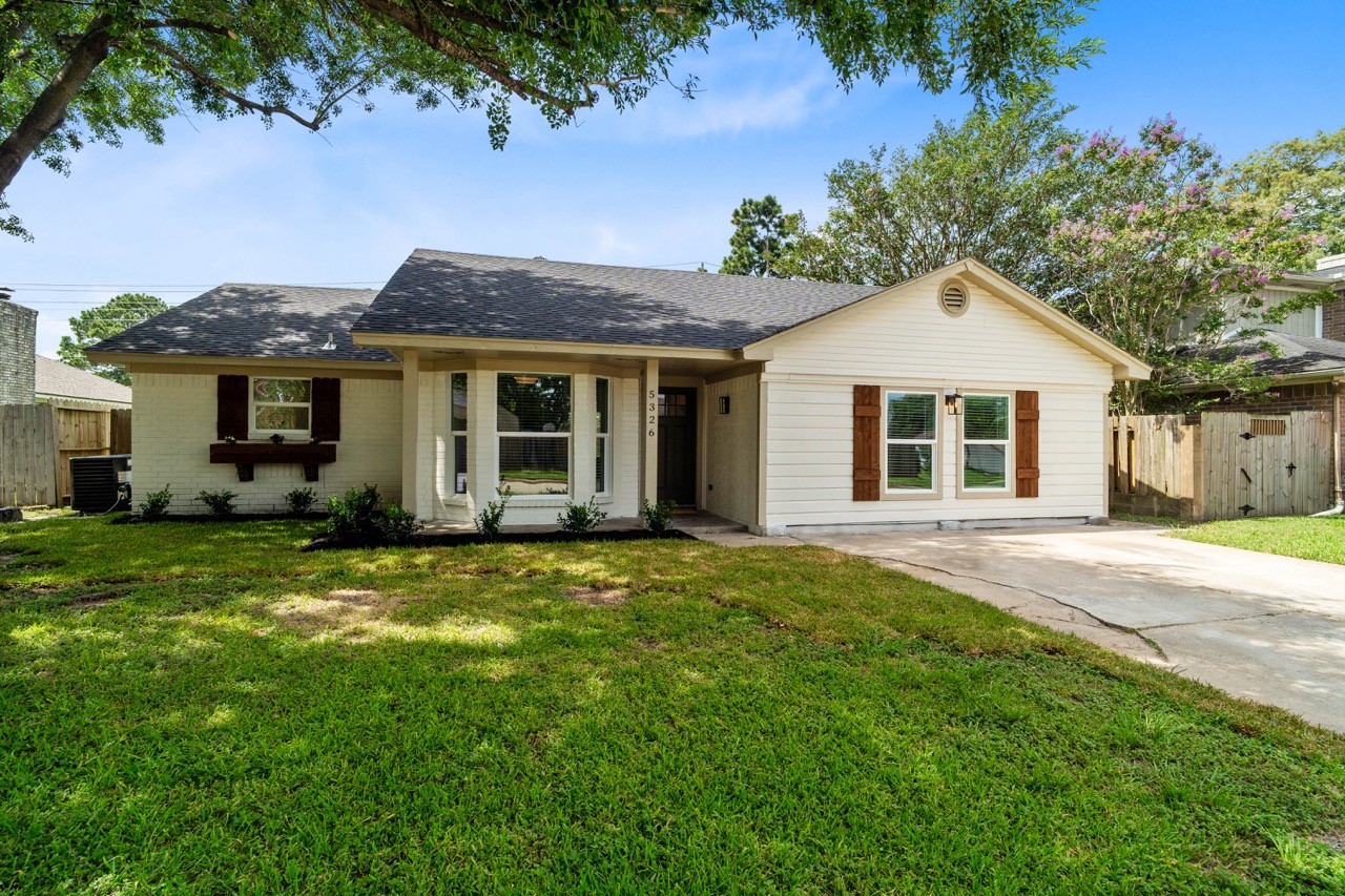 5326 Findlay Drive Pasadena, TX 77505 - Photo 2 of 50 Charming single-story home with fresh exterior and great curb appeal.