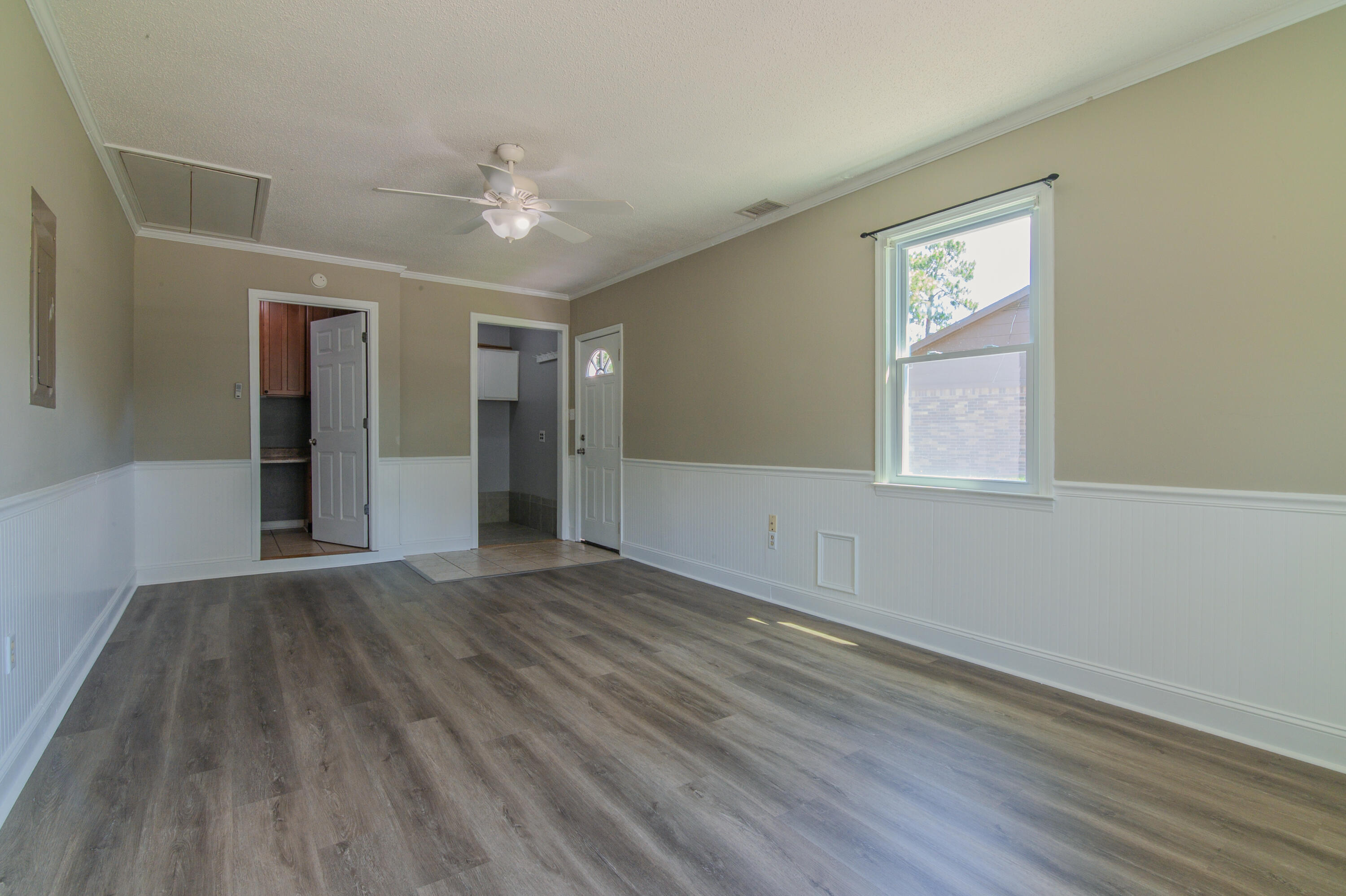 106 James Road Summerville, SC 29486 - Photo 13 of 14 Hall Bathroom