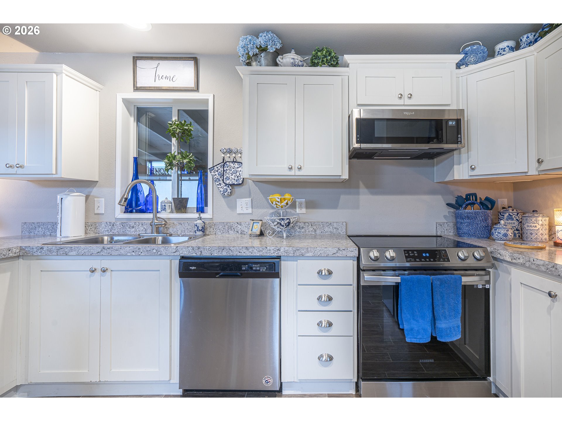 515 Southeast Sheridan Road, Unit 13 Sheridan, OR 97378 - Photo 14 of 35 Kitchen