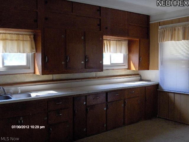 1302 Lawrence Road Northeast Canton, OH 44705 - Photo 4 of 4 Gallery Image 4