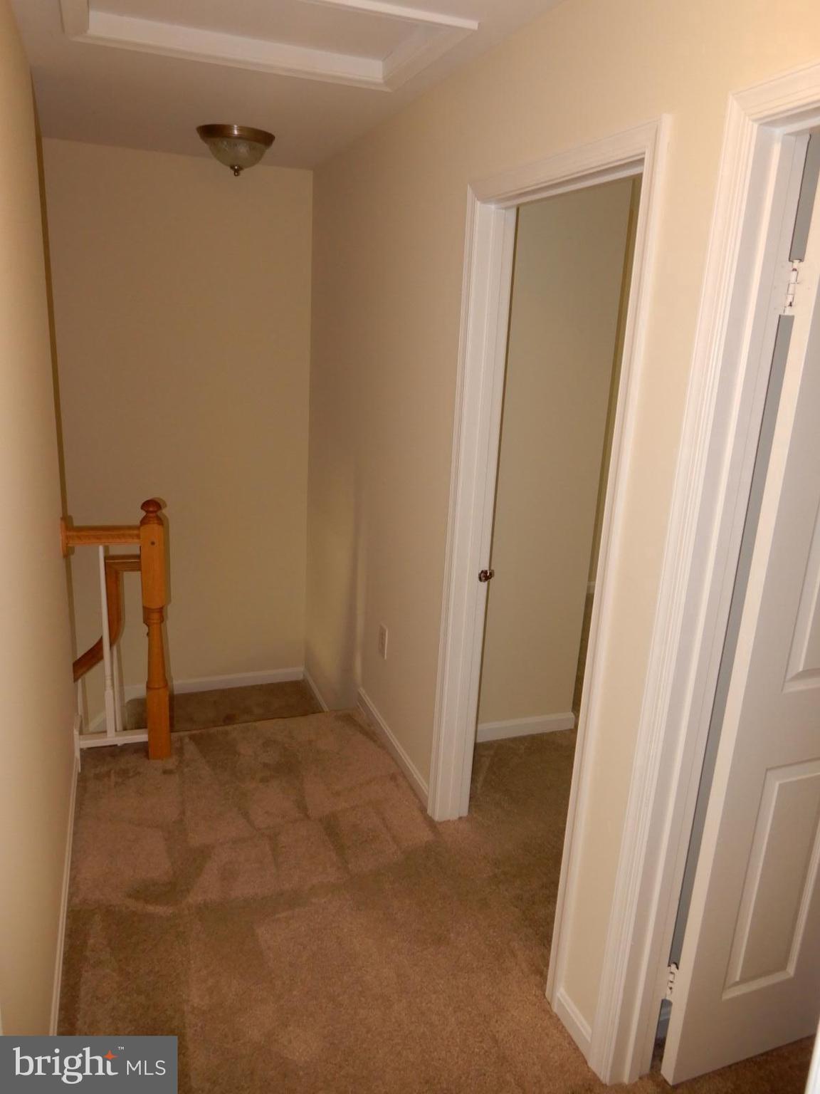 7269 Olde Lantern Way Springfield, VA 22152 - Photo 30 of 53 Upper Hallway