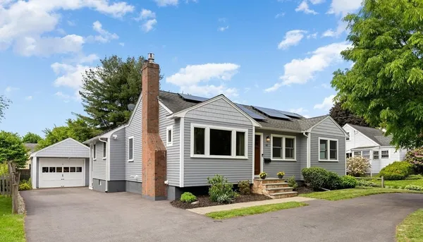 $848,000 | 60 Lakeshore Avenue, Beverly, MA 01915