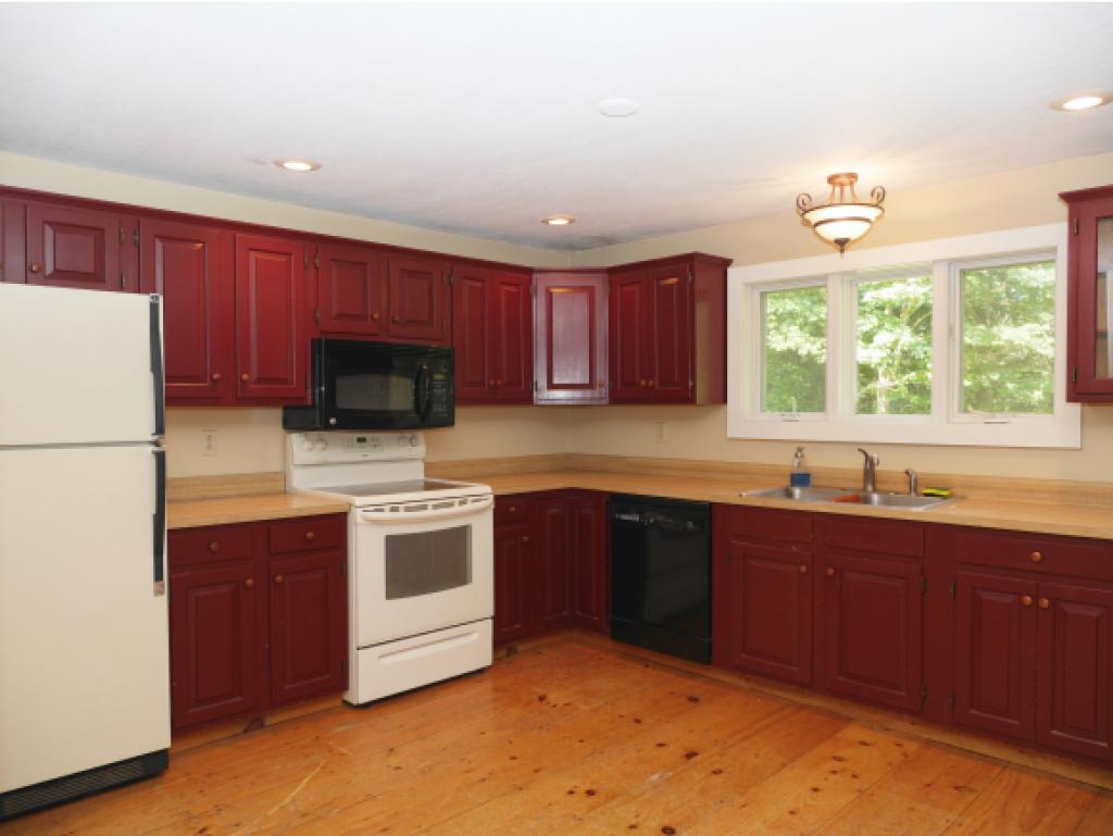 378 Kearsarge Road Conway, NH 03860 - Photo 2 of 22