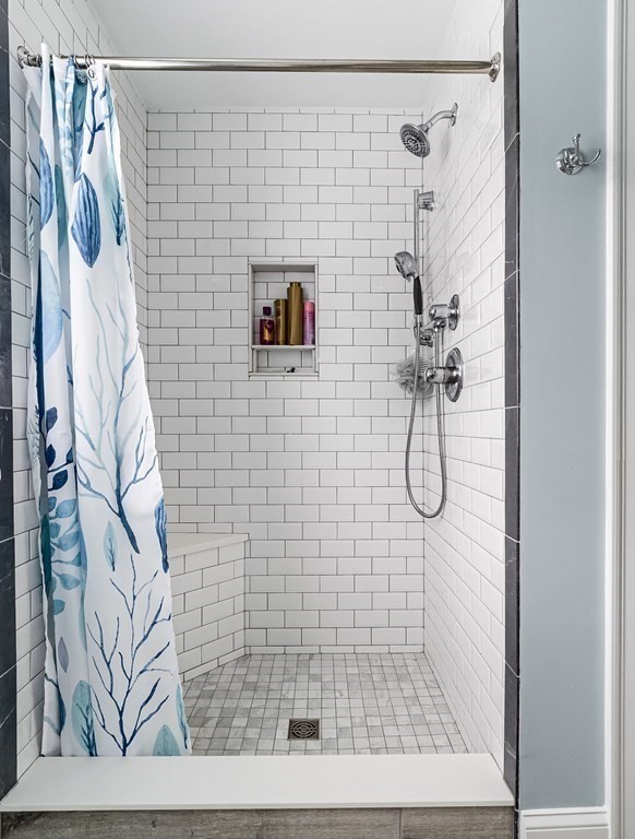 22 Vista Circle Rutland, MA 01543 - Photo 21 of 39 a bathroom with a shower
