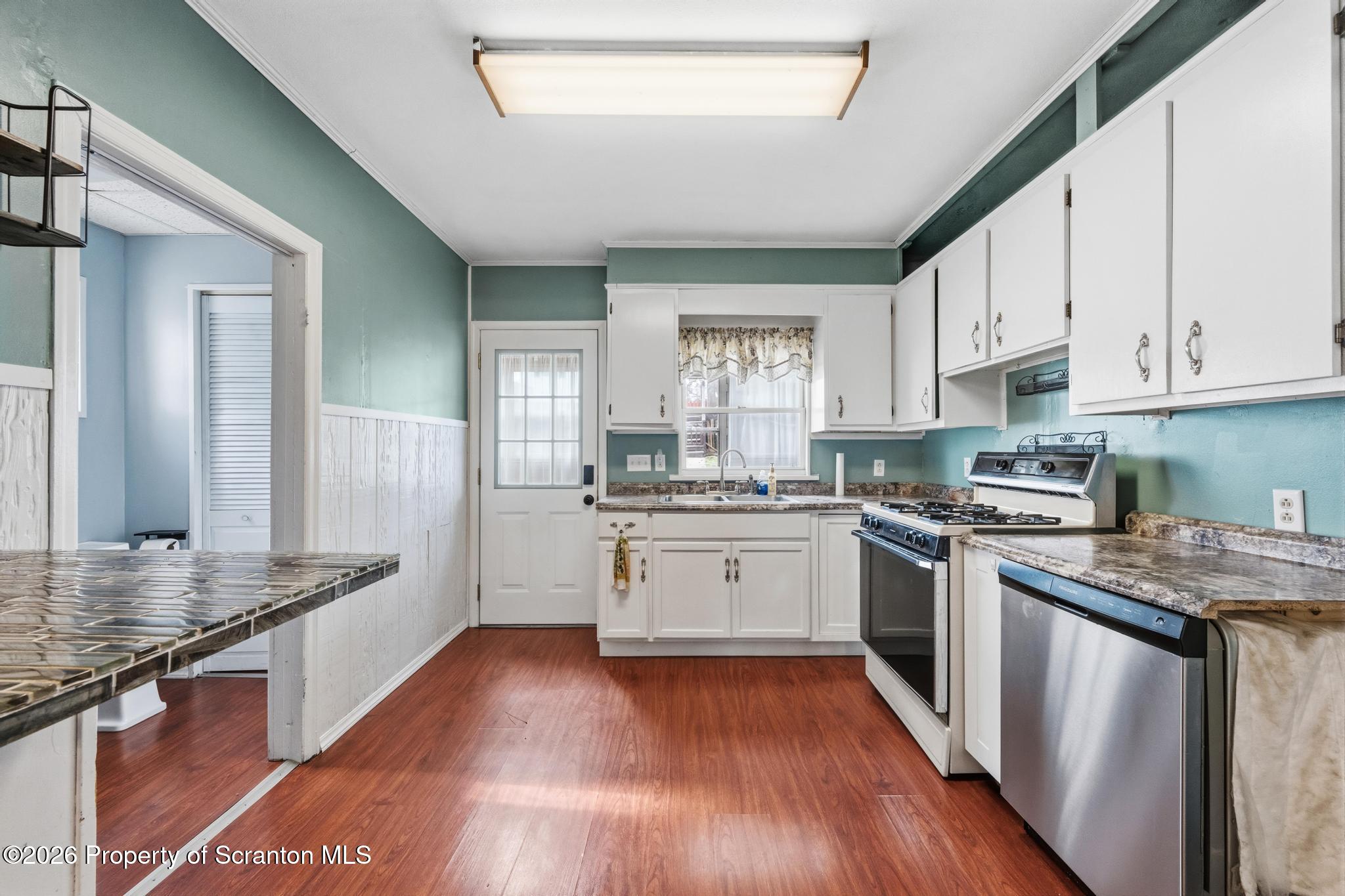 1703 Farr Street Scranton, PA 18504 - Photo 11 of 39 Kitchen