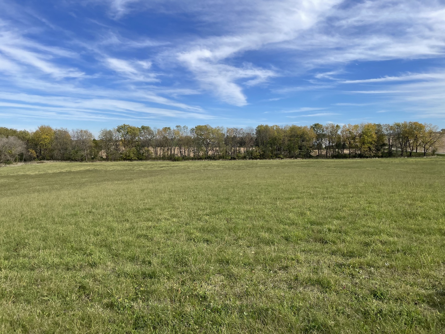 5670 Town Line Road Leaf River, IL 61047 - Photo 10 of 24 a view of lake and mountain view
