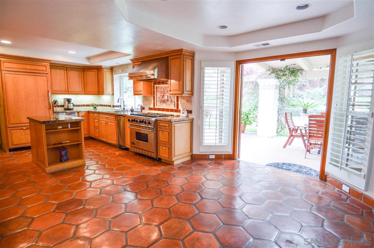 7401 Luna De Oro Rancho Santa Fe, CA 92067 - Photo 5 of 25