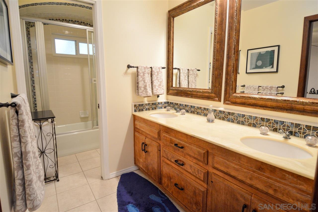 7401 Luna De Oro Rancho Santa Fe, CA 92067 - Photo 9 of 25