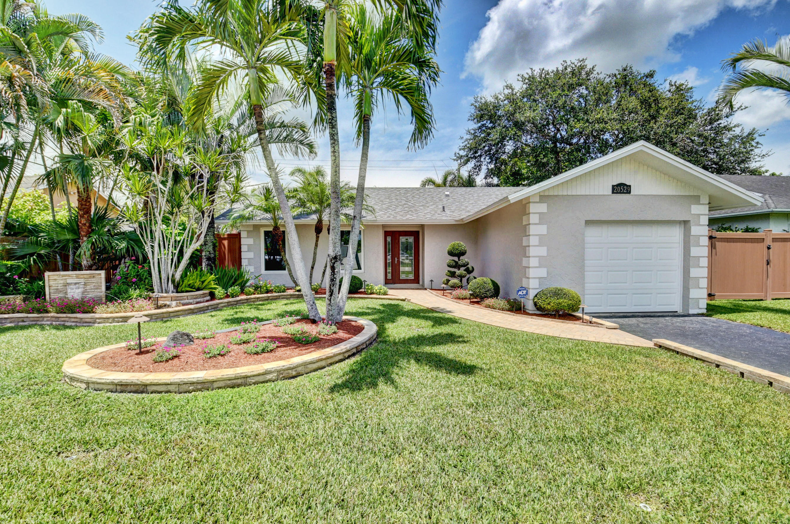 20529 Carousel Circle West Boca Raton, FL 33434 - Photo 3 of 54 18_dsc_1801_2_3_4_5