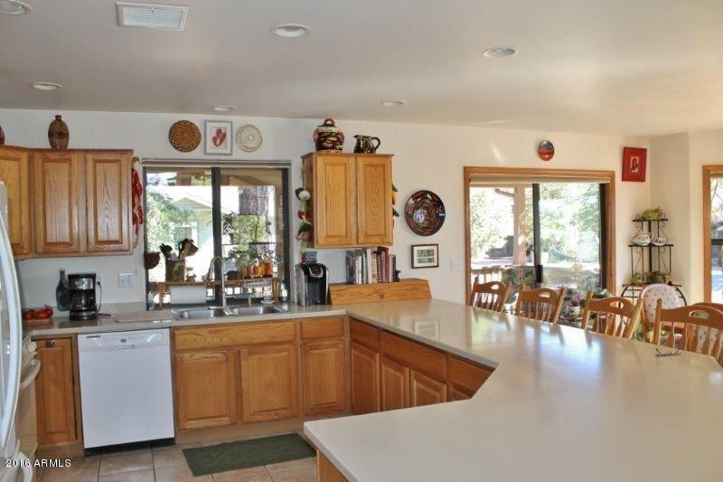 501 North Oak Ridge Road Payson, AZ 85541 - Photo 5 of 32 Kitchen (2)