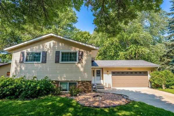 $329,000 | 1400 17th Street Southwest, Willmar, MN 56201