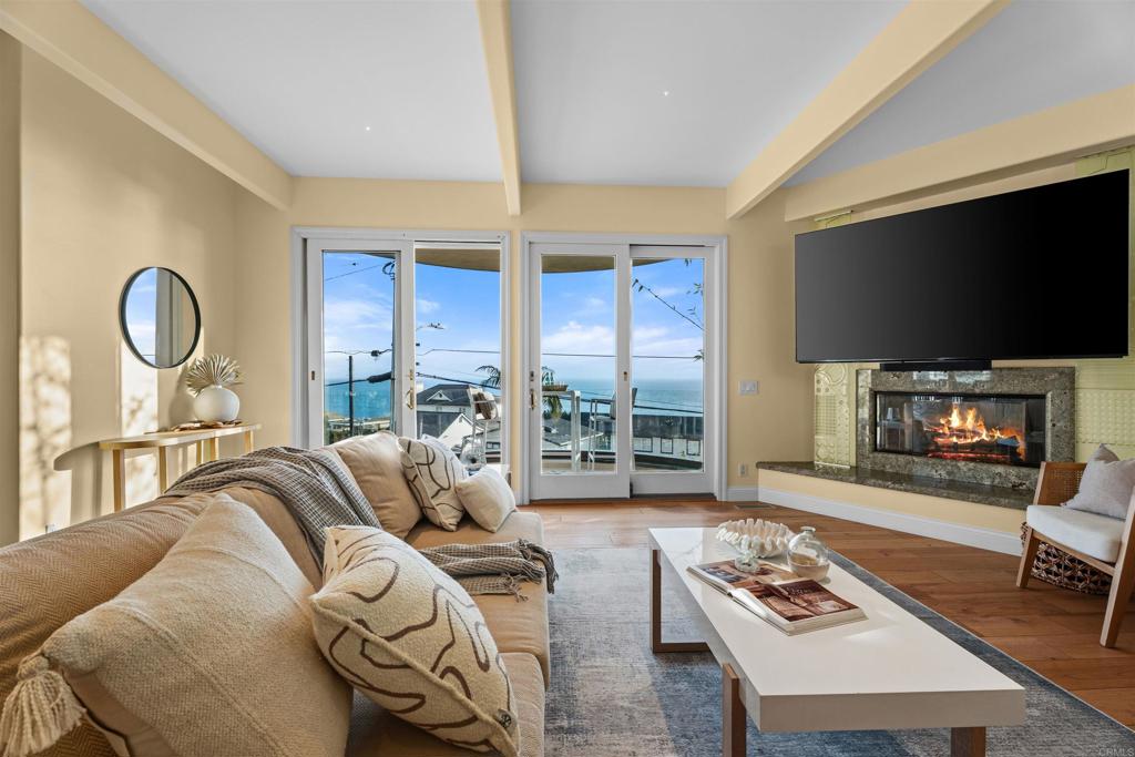1477 Neptune Avenue Encinitas, CA 92024 - Photo 9 of 40