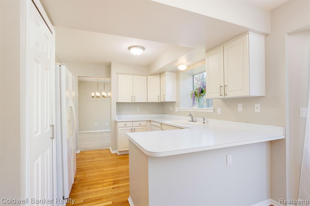 24261 Scarlet Court Novi, MI 48374 - Photo 15 of 44