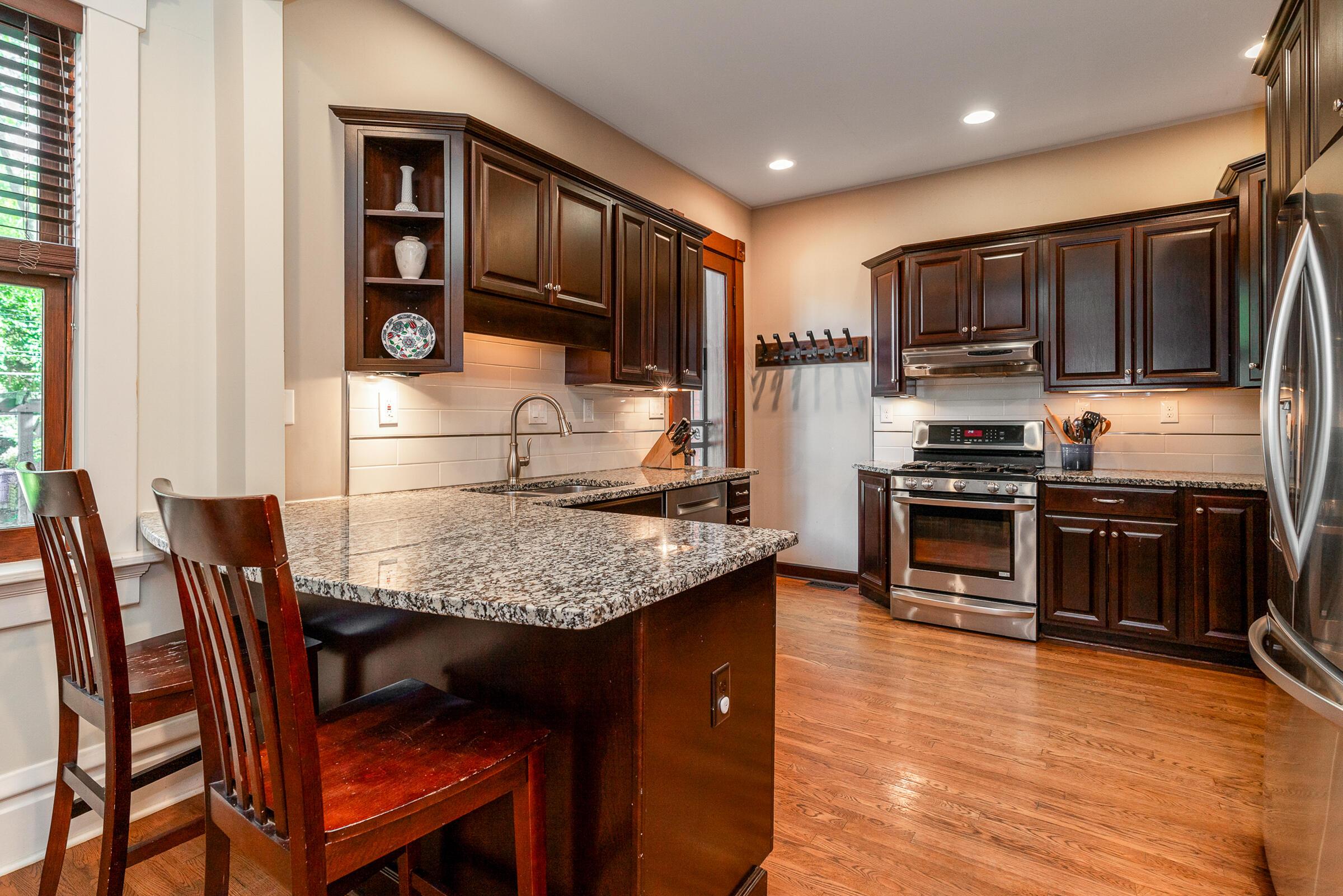856 Neil Avenue Columbus, OH 43215 - Photo 8 of 42 Kitchen