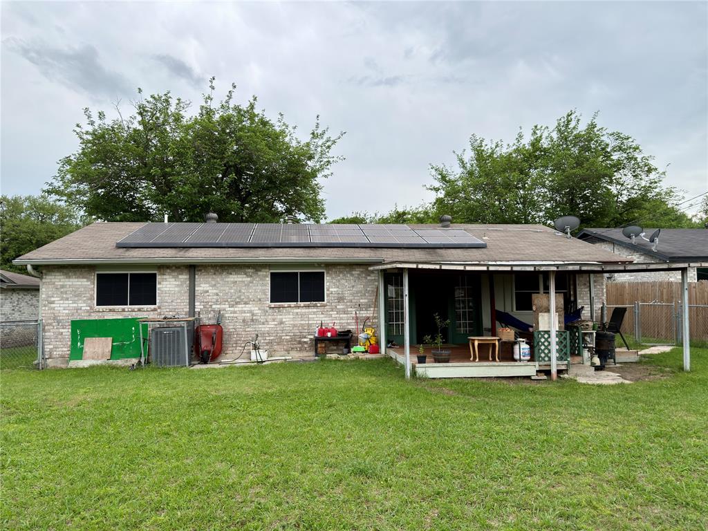 1519 Clearbrook Street Lancaster, TX 75134 - Photo 12 of 29 a view of a outdoor space
