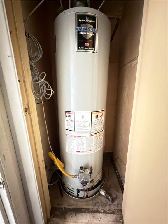 1519 Clearbrook Street Lancaster, TX 75134 - Photo 24 of 29 a view of water heater room