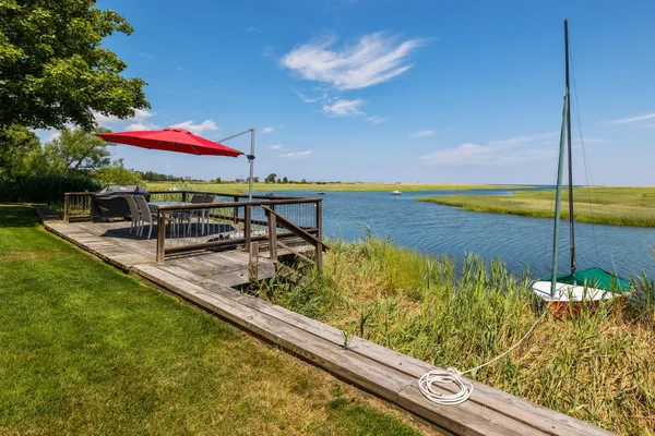 $1,600,000 | 7 Sunrise Lane, Sandwich, MA 02563