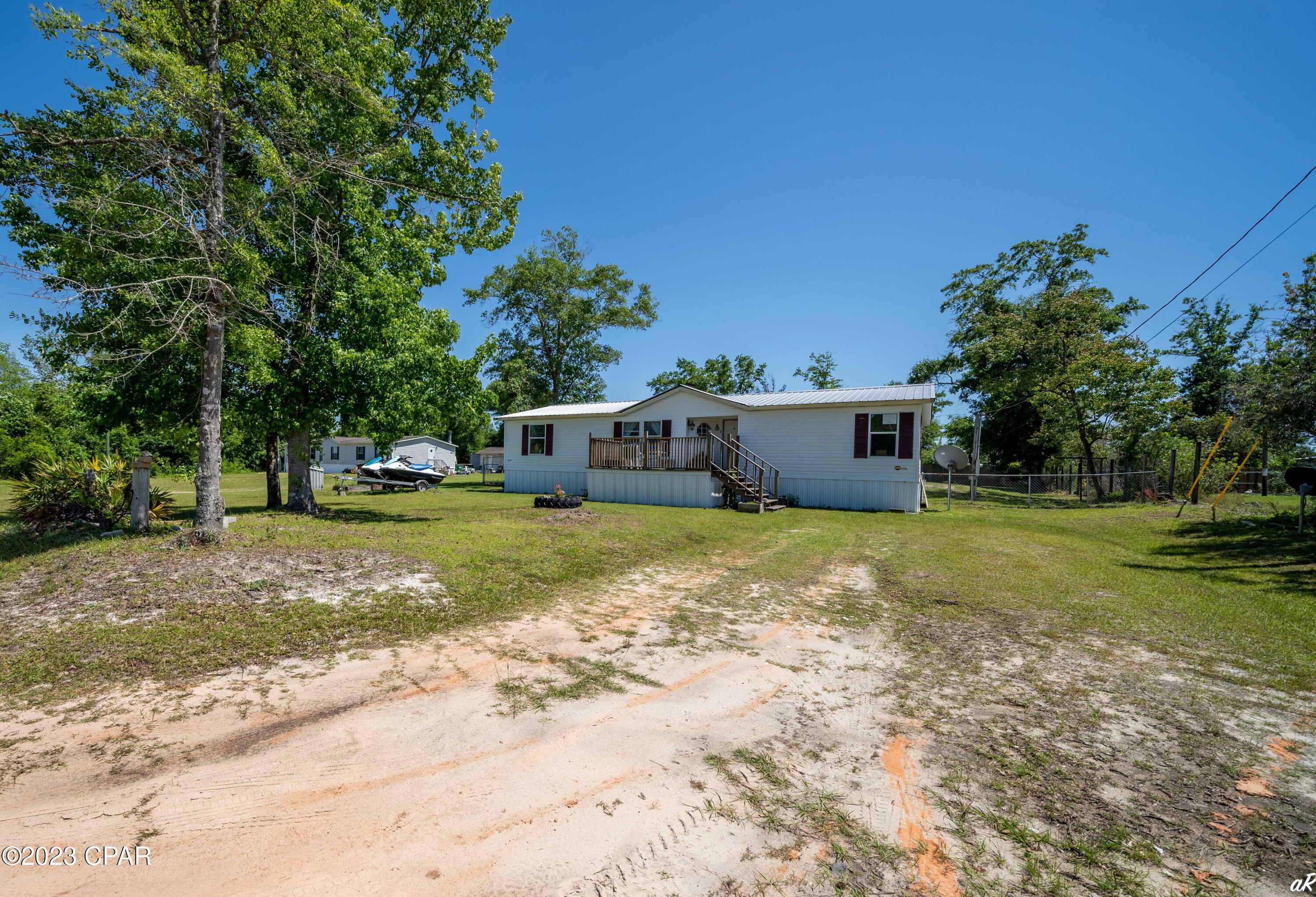 3740 Edwards Road Southport, FL 32409 - Photo 4 of 26 Gallery Image 4