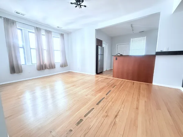 $1,600 | 1509 East 65th Street, Unit 2, Chicago, IL 60637
