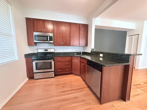 $1,600 | 1509 East 65th Street, Unit 2, Chicago, IL 60637