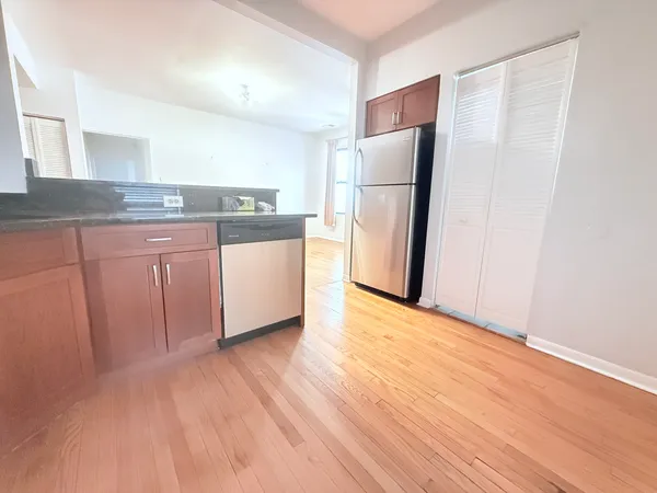 $1,600 | 1509 East 65th Street, Unit 2, Chicago, IL 60637
