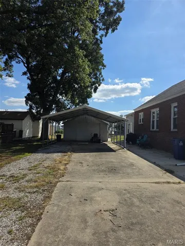 $117,000 | 360 East Cherry Street, Hoyleton, IL 62803