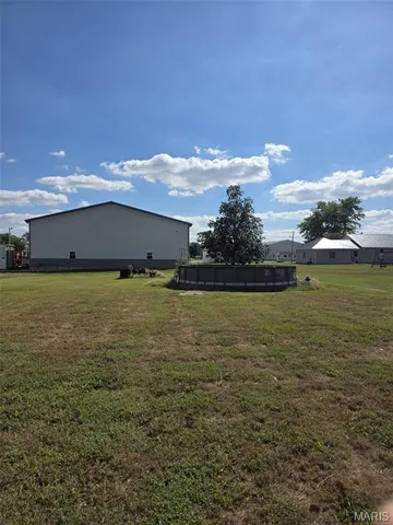 $117,000 | 360 East Cherry Street, Hoyleton, IL 62803
