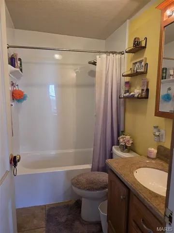 $117,000 | 360 East Cherry Street, Hoyleton, IL 62803