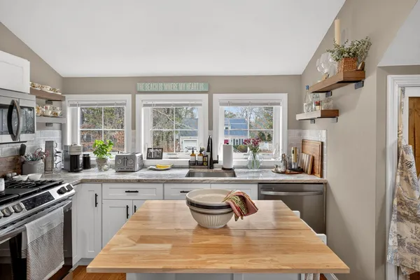 $1,899,000 | 79 Neshobe Road, Mashpee, MA 02649