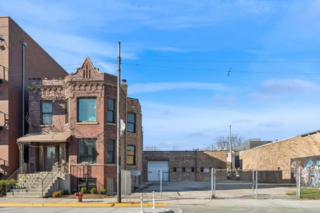 $1,500,000 | 2732 West Belmont Avenue, Chicago, IL 60618