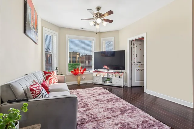 $1,500,000 | 2732 West Belmont Avenue, Chicago, IL 60618