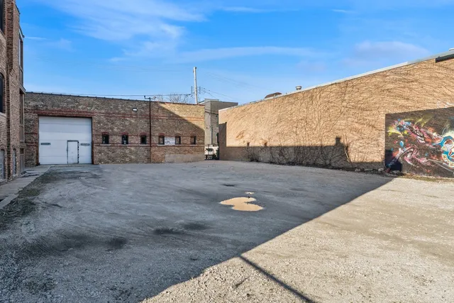 $1,500,000 | 2732 West Belmont Avenue, Chicago, IL 60618