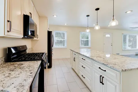 $499,900 | 909 East Oakton Street, Arlington Heights, IL 60004