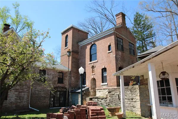 $384,900 | 711 West Russell Street, Ironton, MO 63650