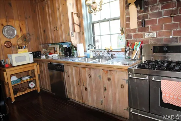 $384,900 | 711 West Russell Street, Ironton, MO 63650