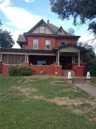 $175,500 | 614 South Elm Street, Coffeyville, KS 67337