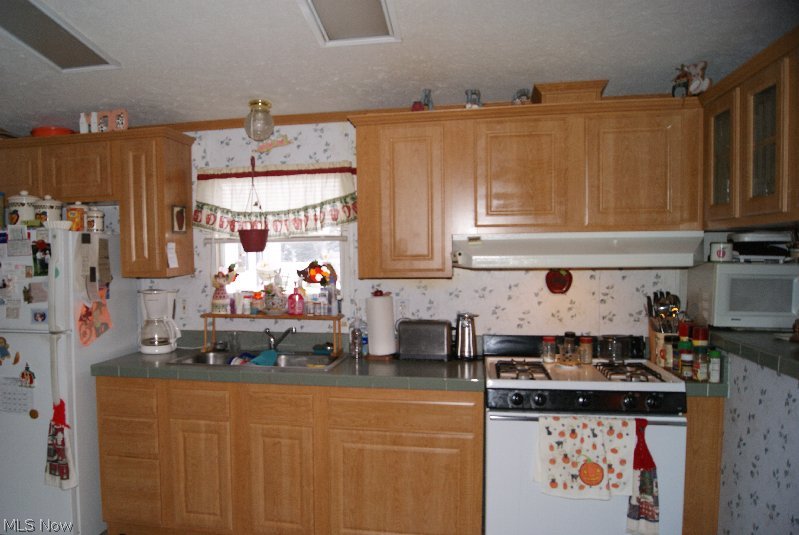 18592 Edwards Road, Unit 133 Doylestown, OH 44230 - Photo 3 of 15 Gallery Image 3