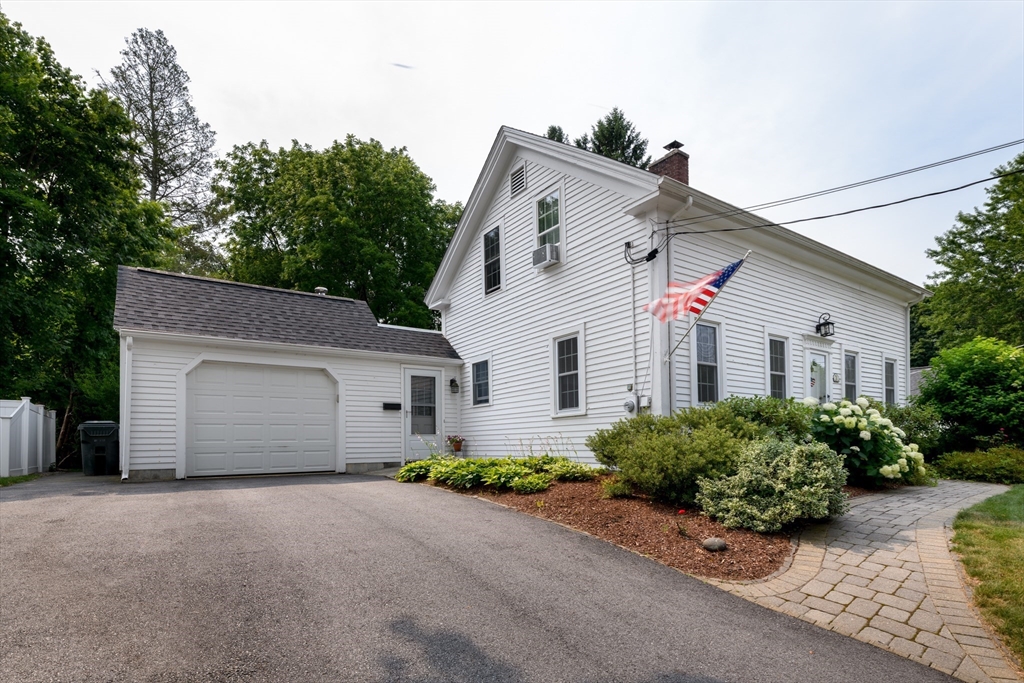42 Lovell Road Holden, MA 01520 - Photo 2 of 26