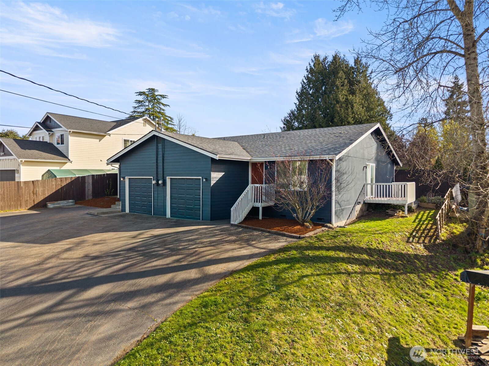 2768 Maple Street Bremerton, WA 98310 - Photo 3 of 29