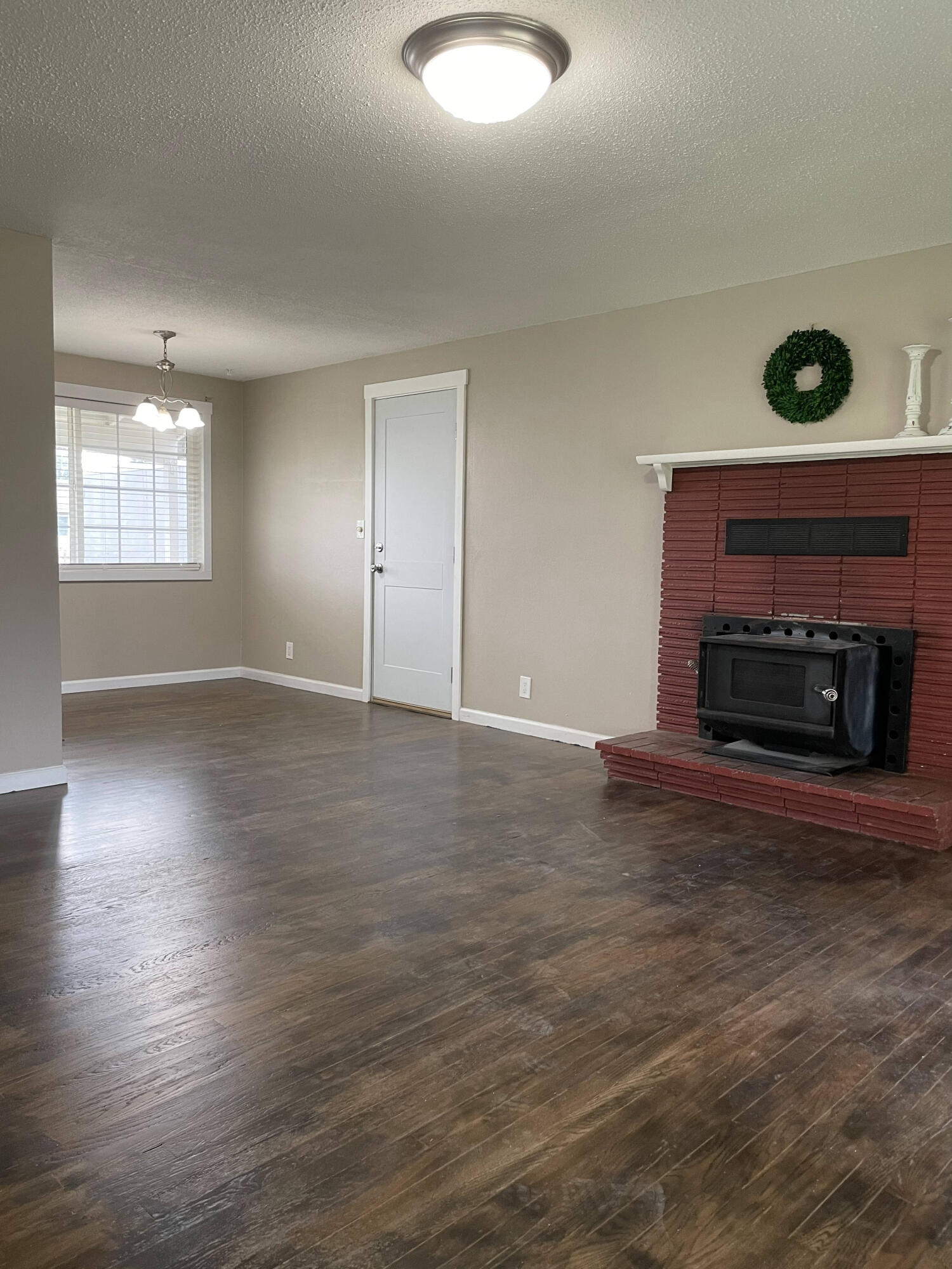 8043 Division Road White City, OR 97503 - Photo 11 of 39 IMG_1592_2