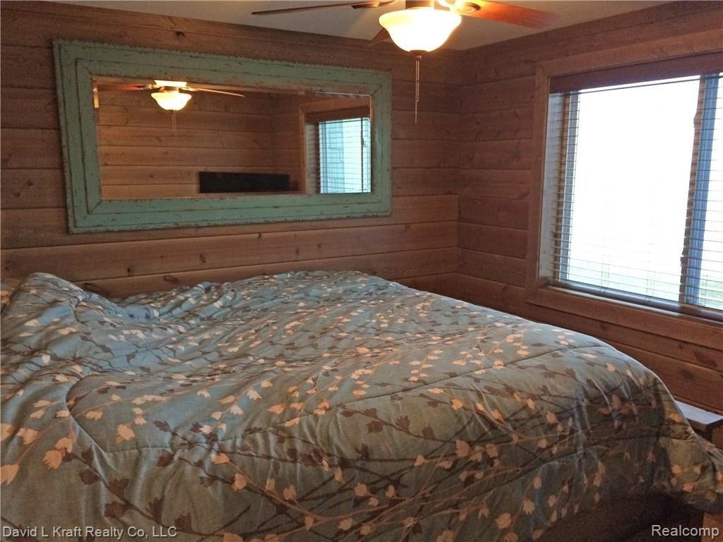 8592 Crescent Beach Road Pigeon, MI 48755 - Photo 10 of 20 8592CrescentBeachBed1.jpg