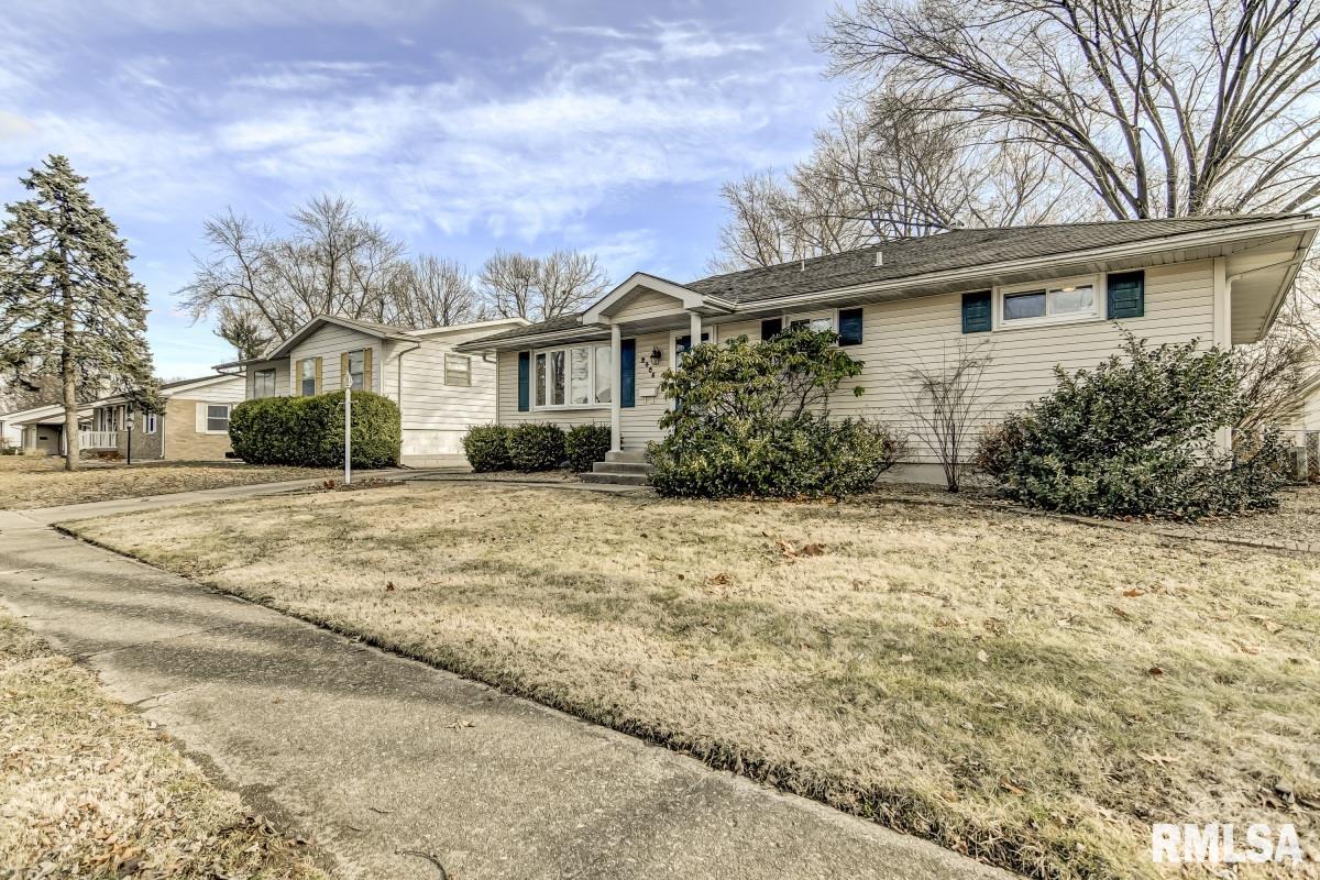 2408 Queensway Road Springfield, IL 62703 - Photo 1 of 33