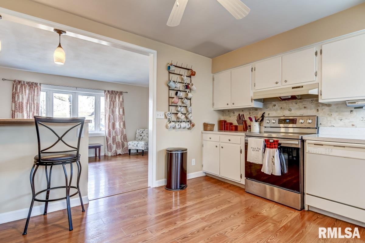 2408 Queensway Road Springfield, IL 62703 - Photo 12 of 33