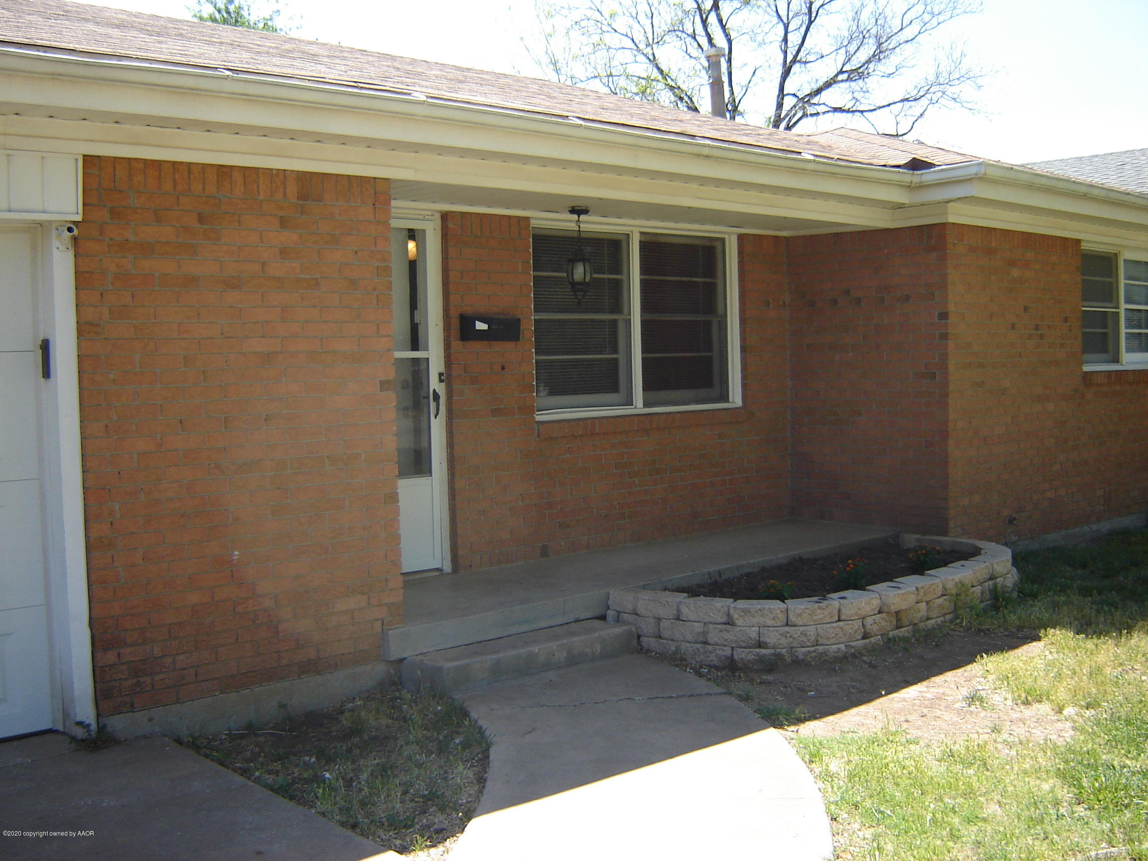 4013 Crockett Street Amarillo, TX 79110 - Photo 3 of 28 a view of outdoor space