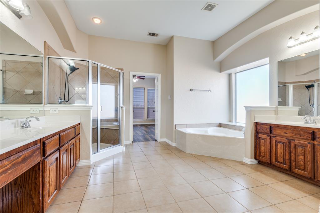 2260 Bald Eagle Way Grand Prairie, TX 75052 - Photo 15 of 24