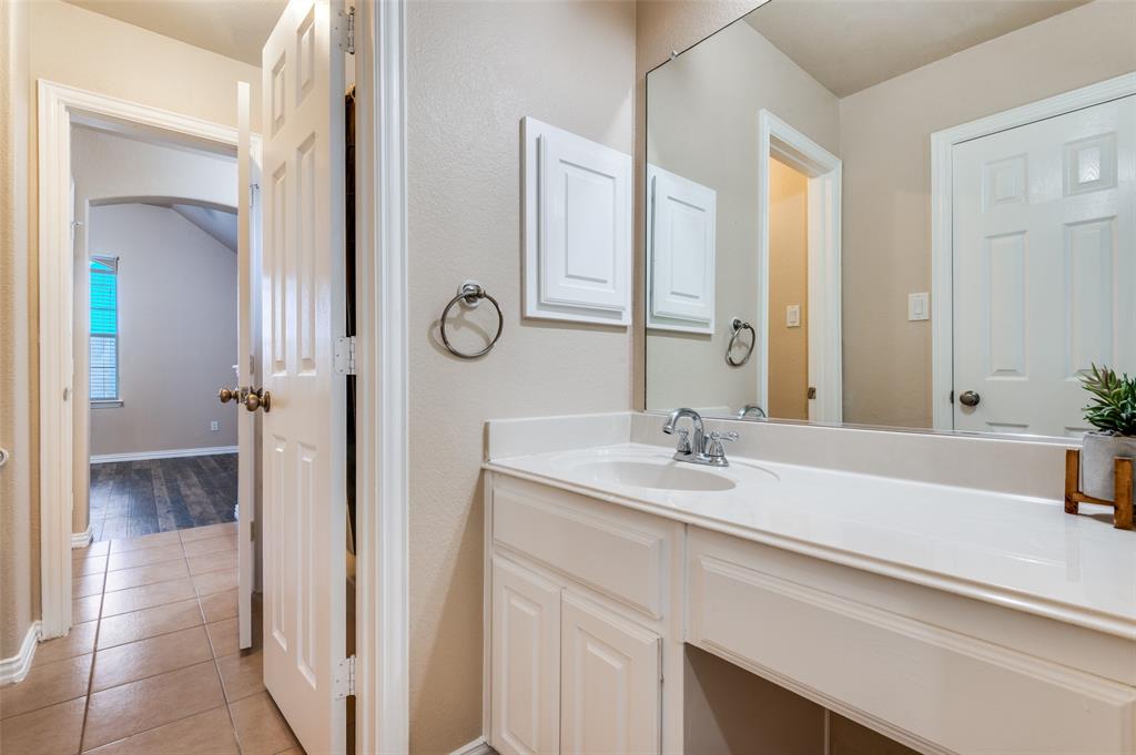 2260 Bald Eagle Way Grand Prairie, TX 75052 - Photo 17 of 24