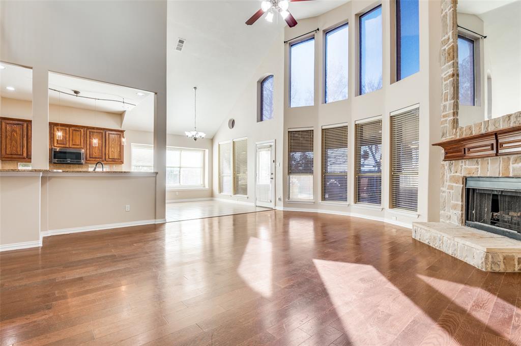 2260 Bald Eagle Way Grand Prairie, TX 75052 - Photo 4 of 24